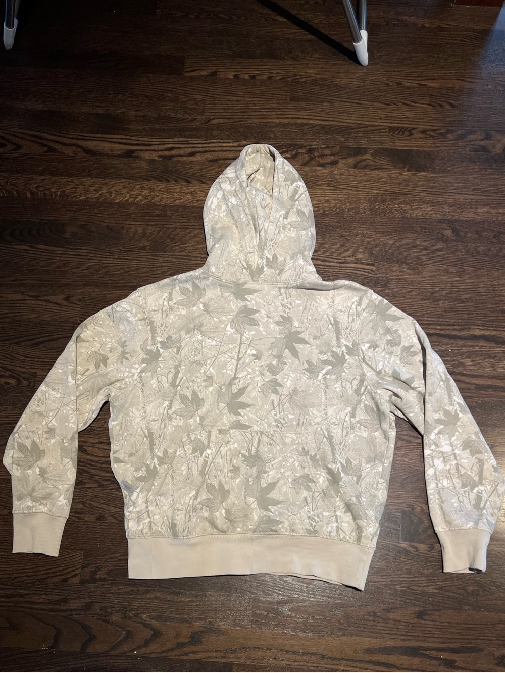 Old Navy Women's Light Gray Leaf-Print (camo) Hoodie